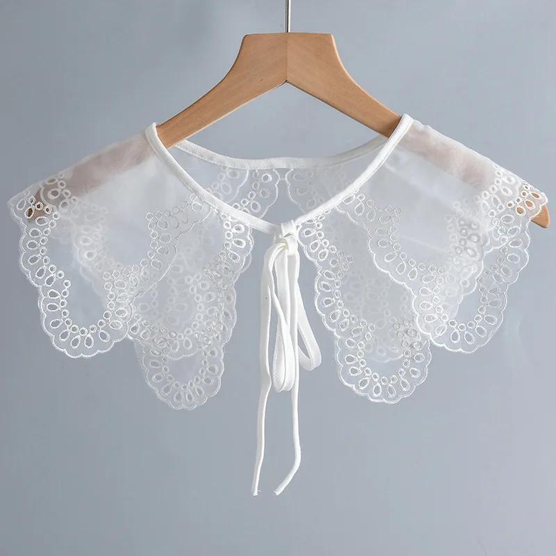 Girls Sweet Fake Collars for Women Hollow Out Floral Embroidered Detachable Collar Polyester False Collar Clothing Accessories
