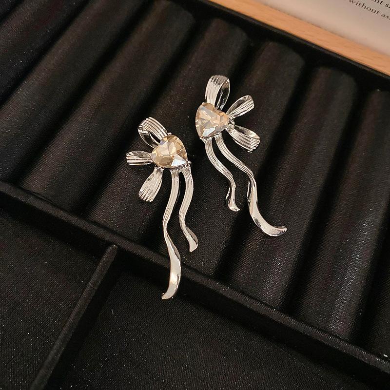 Metal Simple Versatile Earrings Personality Exaggerated Earrings Temperament Advanced Sense Earrings Fashion Earrings Women