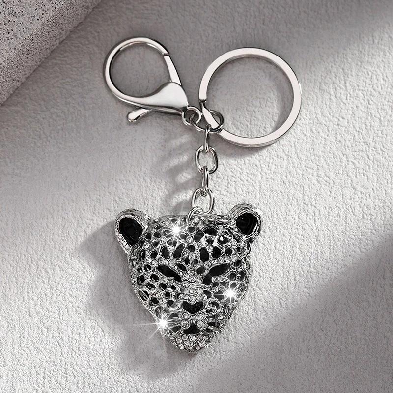 Luxury Keychains Big Creative Gifts with Rhinestone Leopard Head Car Keychain Accessories Crystal Animal Pendant