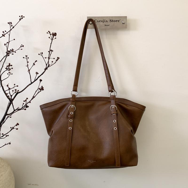 Tägliche vielseitige Tasche für Pendlerinnen 2025 neu Leichter Luxus Nische High-End Umhängetasche Große Kapazität Tragetasche