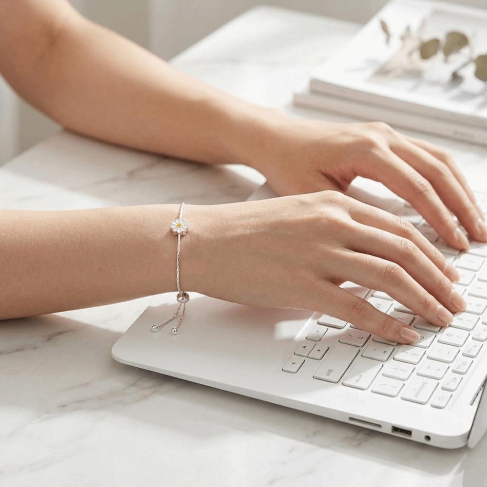 Luxury Women Flower Hand Bracelet Wristband Friendship Bracelet Creative Daisy Bracelet  Friends