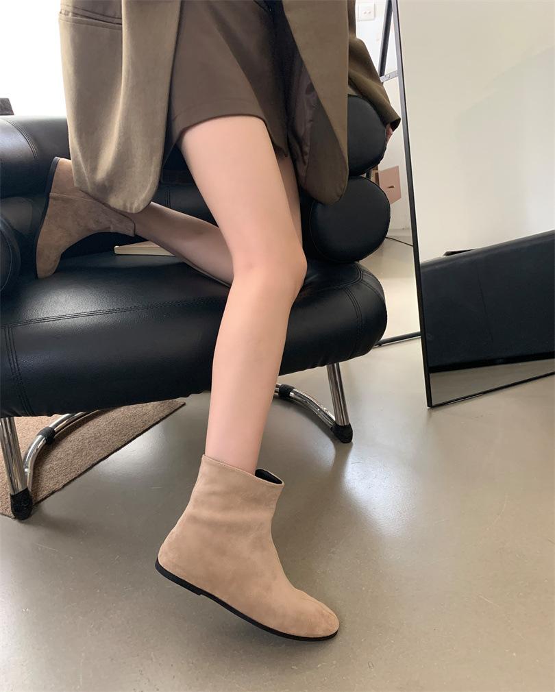 

Premium sense retro foreign style small short boots women s 2025 spring and autumn single boots thick heel thin boots French suede small ankle boots 39