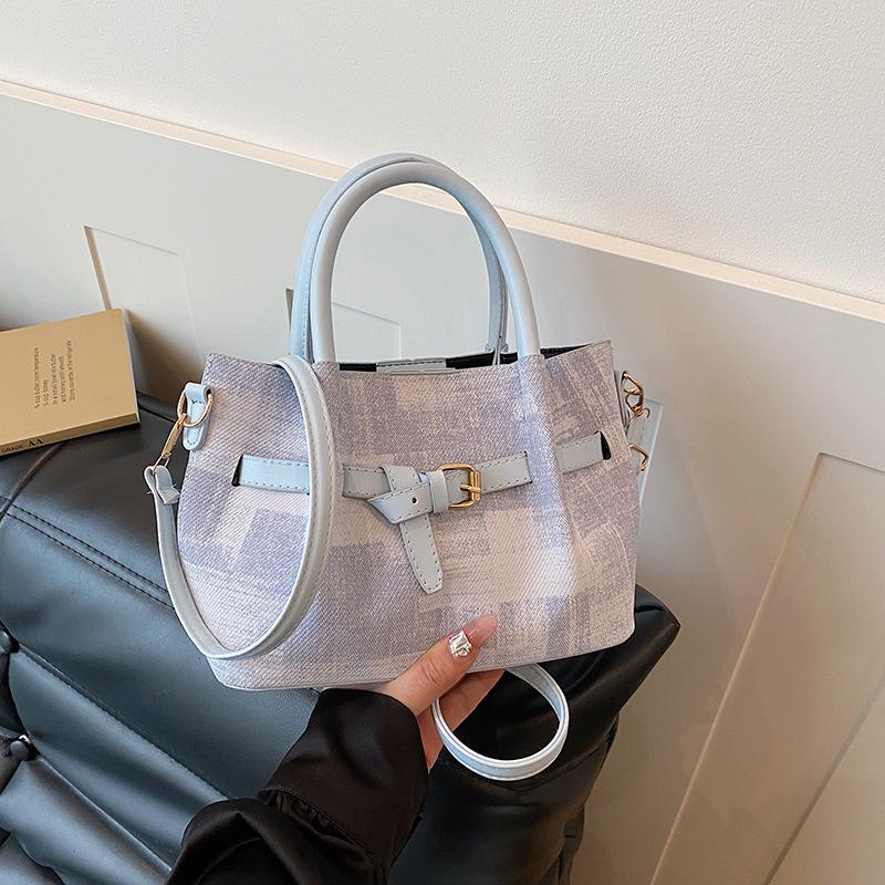 Retro Handbag, Fashionable Crossbody Bag, Exquisite Shoulder Bag