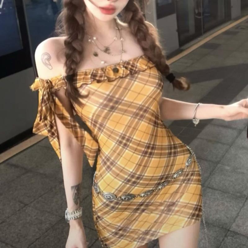 Spice Girl Vintage Plaid Suspender Dress Female Sexy Fungus Edge Design Sense Ribbon Short Skirt Slim Hip Wrap Skirt