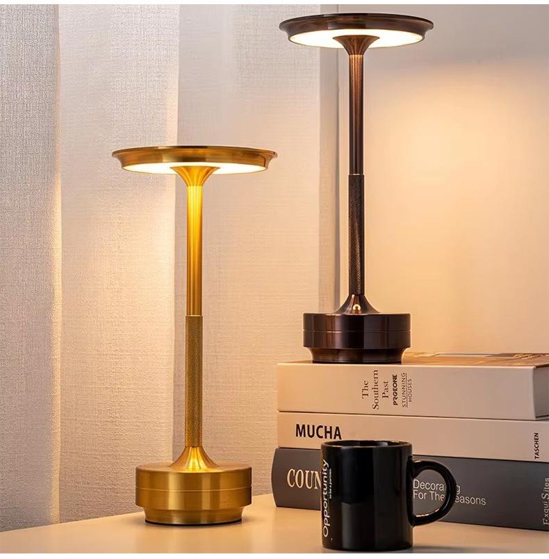 LED Charging Metal Table Lamp: High-End Atmosphere and Decorative Lighting