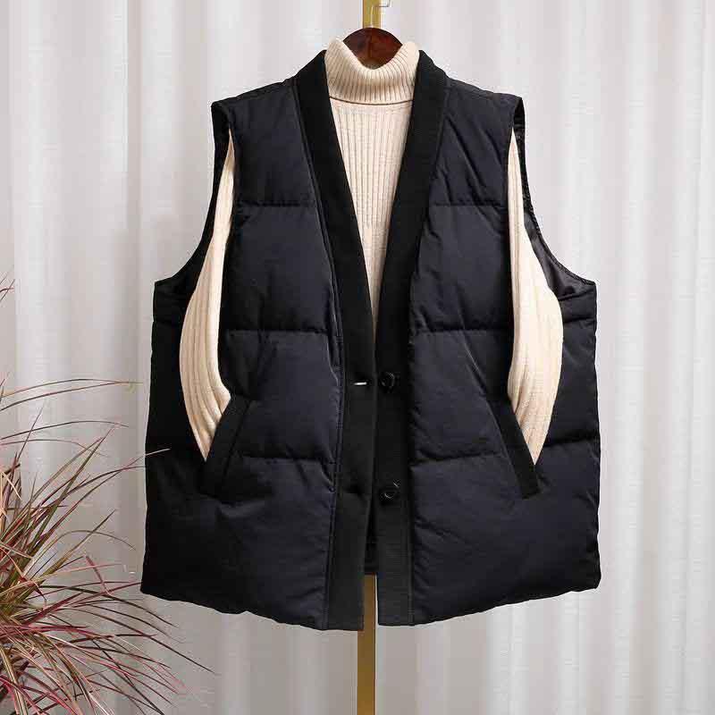 

В язаний комбінований пуховий жилет великої версії жіночий 2025 осінньо-зимовий модний жилет теплий білий качиний пух жилет тренд M чорний