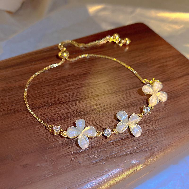 Latest Stylish Fashionable Korean Delicate Light High End Flower Cubic Zircon Wrist Bracelet Ladies Jewelry Gathering Party Event Giveaway Gift Idea
