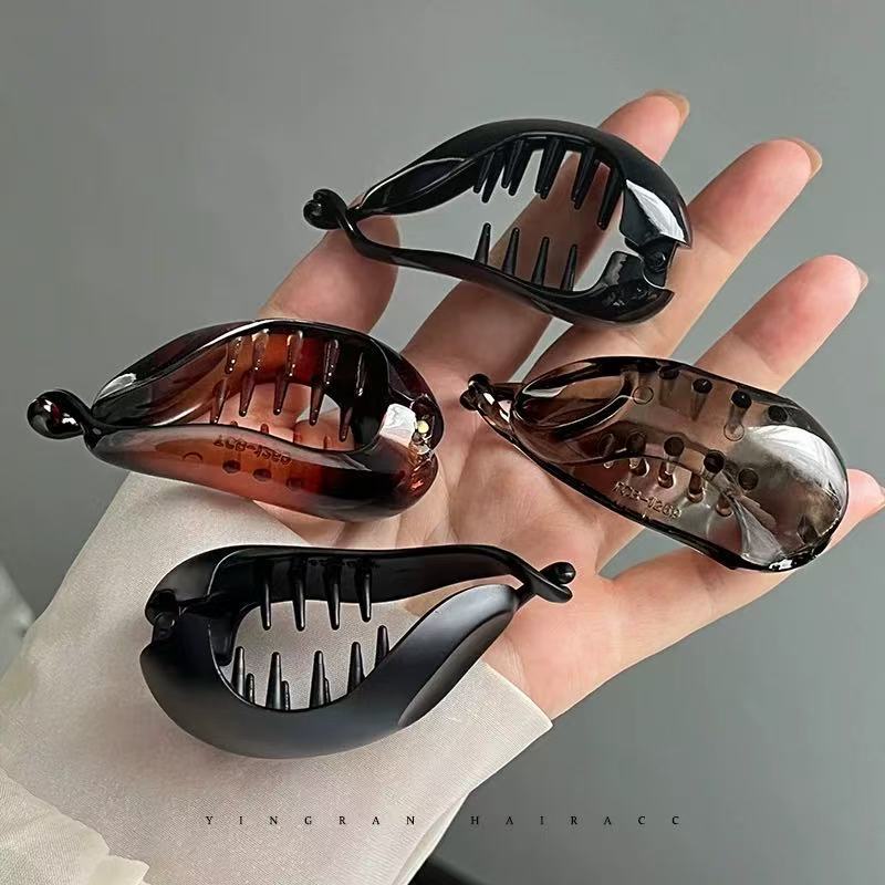 Twist Banana Hair Clip Crab Acrylic Hairpins Small Hair Claw Barrettes Korean Ponytail Women Top Solid Hair Accessories