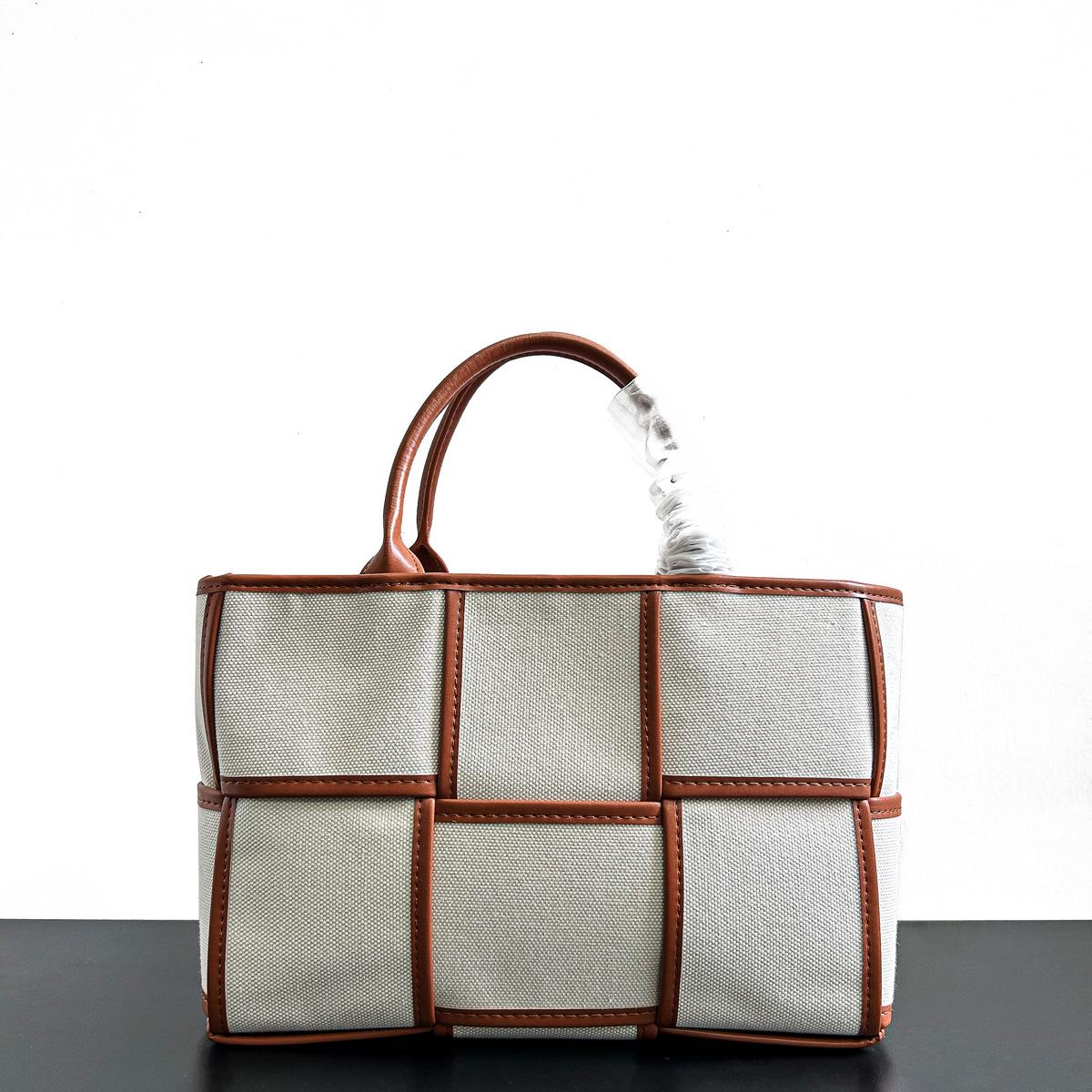 

/ Новая большая вместительная сумка-тоут из сетчатого плетения на плечо, сумка-тоут для работы, занятий в классе и поездок на работу 30x10x20cm коричневый