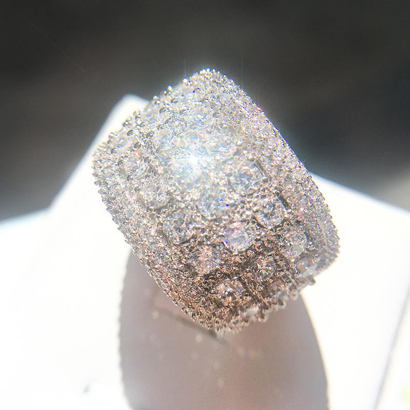 Exquisite Eight Hearts & Arrows Zircon Ring - European/American Fashion R5616
