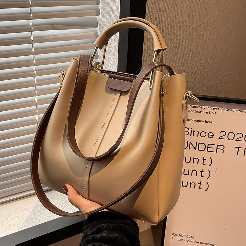 Popular bags women's autumn and winter 2025 new fashion messenger bags high-end shoulder portable bucket bags