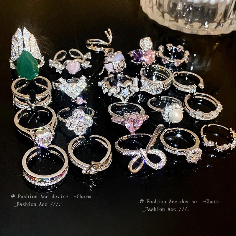 

Кольцо-сердце из циркония с золотым покрытием - Европейская и американская мода, Универсальный аксессуар для указательного пальца, Уникальный дизайн в холодном стиле.