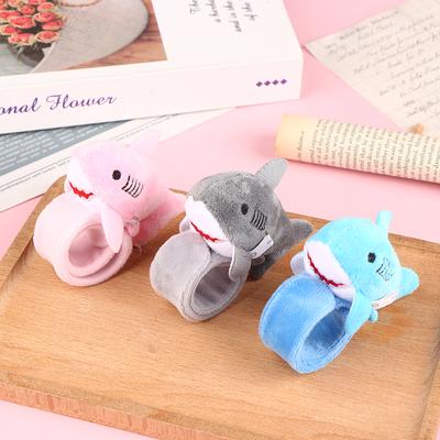 Bracelet Requin en Peluche Mignon Animal en Peluche Bracelet Slap Bracelets Slap Anneaux Jouet Pour Enfants Cadeau d'Anniversaire Faveur de Fête