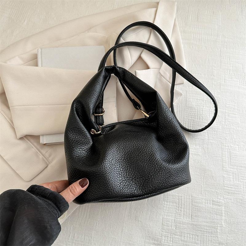 Bolsa Nuvem Enrolada à Mão para Mulheres Nova Bolsa de Design Nicho de Alto Valor Bolsa Transversal Bolsa Coreana para Mulheres