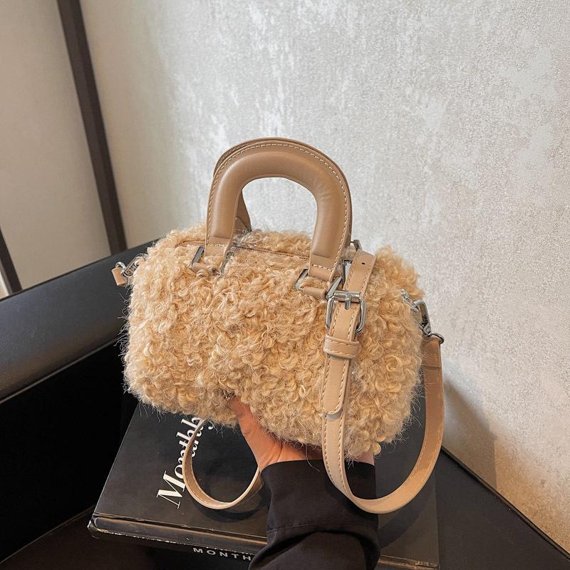 Torebka na rękę jesienna z wełny jagnięcej damska nowa moda torba na ramię niszowy trend torba listonoszka