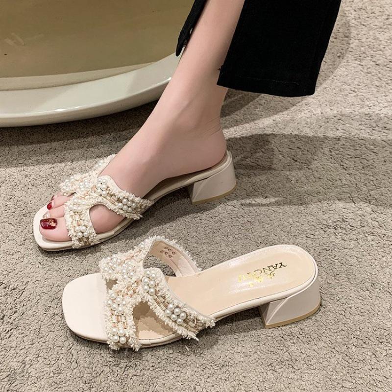 

Тапочки женские летние для улицы 2025 новые корейская версия универсальные с открытым носком средний каблук толстый каблук сказочный стиль жемчужные сандалии плоская подошва 40 розовый