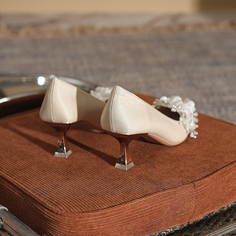 

Белые туфли на высоком каблуке, классический темперамент, низкий каблук, тонкий каблук, нишевые, свадебный банкет, новые СМ СМ 40