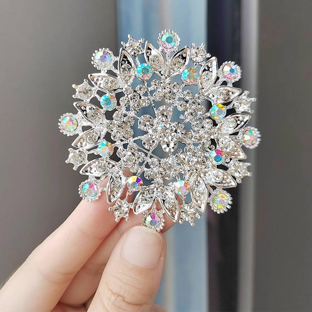 Creative Elegant Crystal Flower Brooches Pearl Rhinestone Brooch Pins Jewelry Charming Jewelry Gifts Women