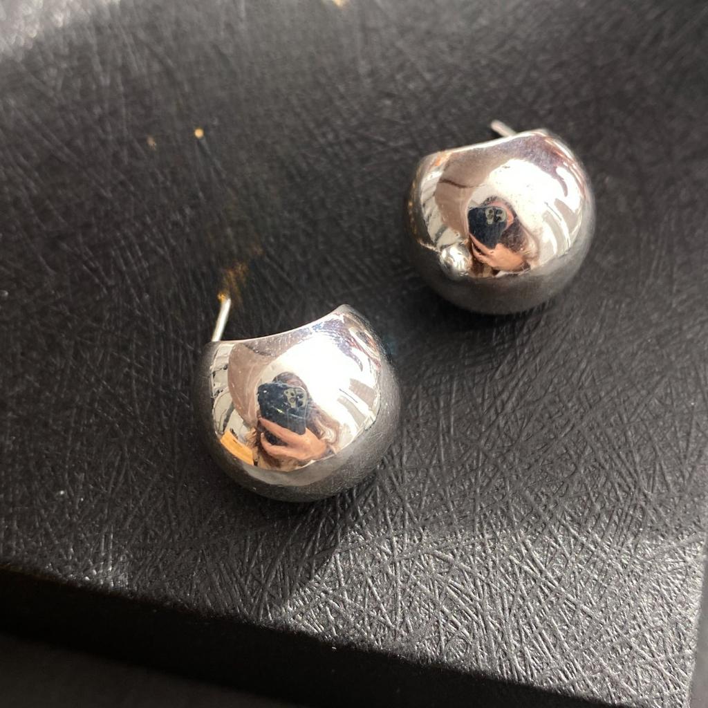 Glossy Ball Light Bulb Earrings Women's Niche Design Sense Light Luxury High Temperament Fashion New