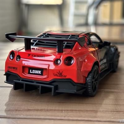 JDM 1:32 Nissan GTR R35 Skyline Ares Alloy Metal Diecast Model Car Desktop Display Collectible Ornament Holiday Present For Boy