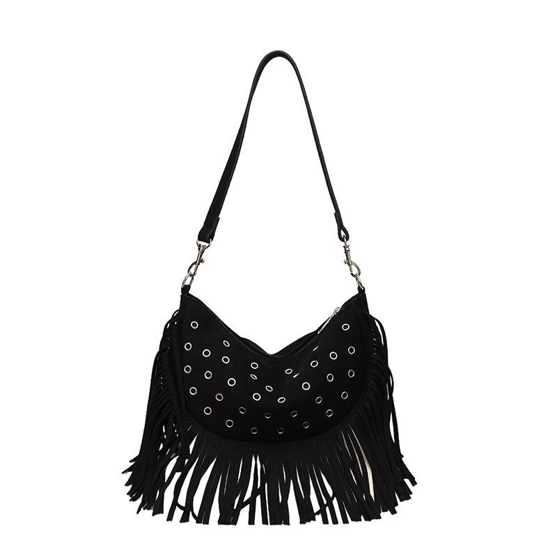 Lightweight Tassel Underarm Bag: Trendy Retro Saddle Design with Versatile Studded Details for Autumn and Winter Fashion