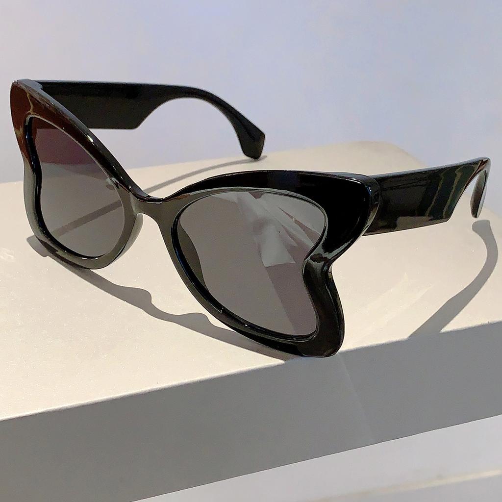Oversized Butterfly Shape Sunglasses  New Arrival Stylish Vintage Multicolor Shades Trendy Brand Design Women Eyewear