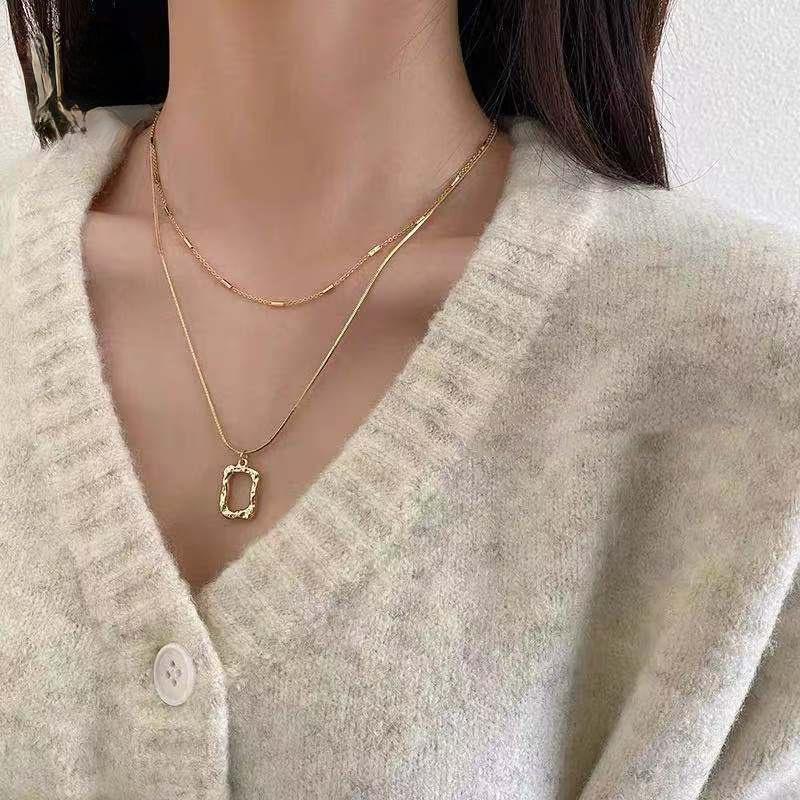 Gold Geometric Pendant Necklace 
