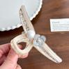 Crafted Retro Beautifully Hair Claw Clip With Elegant Pearl Design For Looks Sophisticated