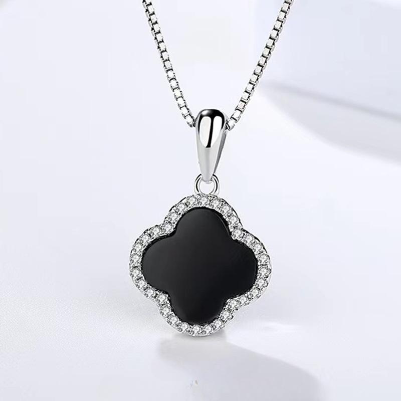 Four-leaf Clover Necklace Fashion Cute Women Luxury Lucky Pendant Necklace Jewelry Gifts