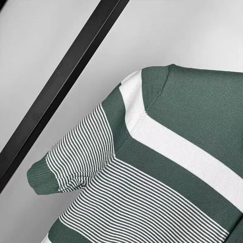 Herren Sommer Slim Gestreiftes Kurzarm-Poloshirt - Trendiges, lässiges Strick-T-Shirt mit Revers in Kontrastfarbe
