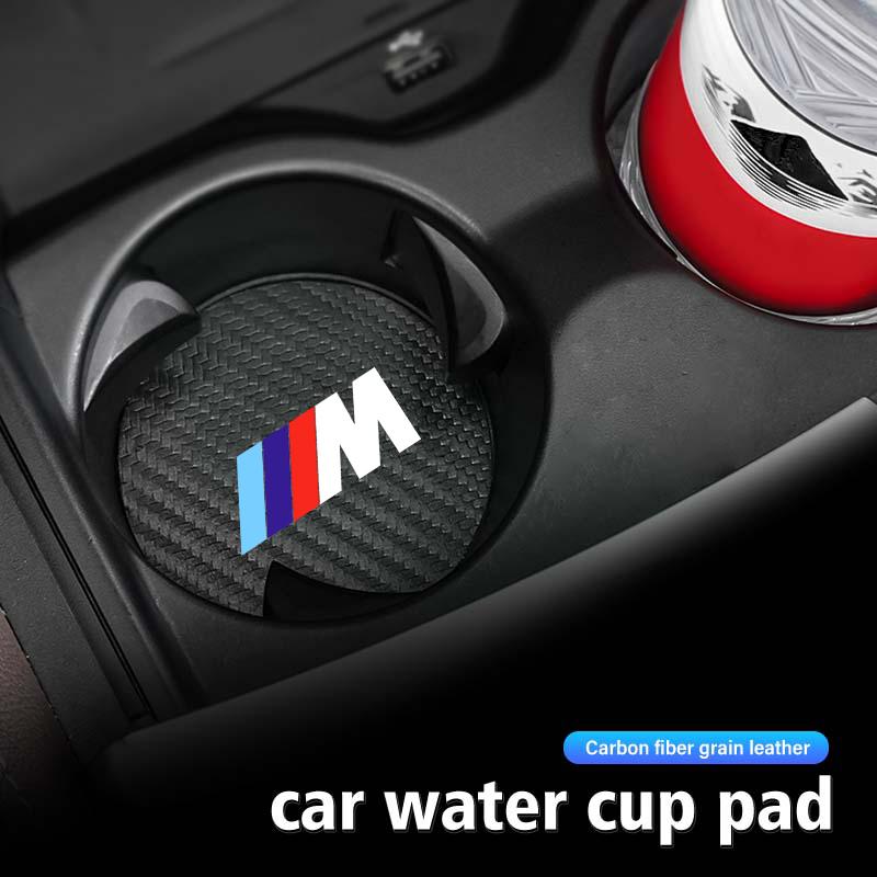 2ks Auto Uhlíková Vlákna Podložka pod Hrneček Protiskluzová Podložka pod Sklenici Podložka pod Láhev Auto Doplňky Pro BMW E93 F10 F20 F30 F40 F15 F25 F26 F31 F49 F86