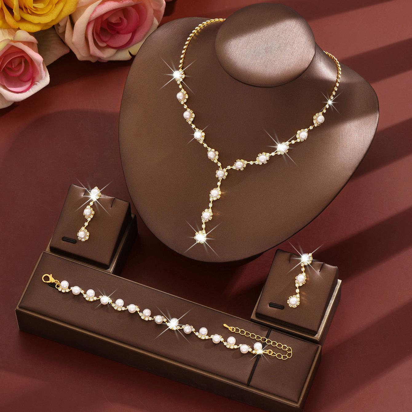 

Popular Jewelry Set Necklace Stud Earrings Bracelet