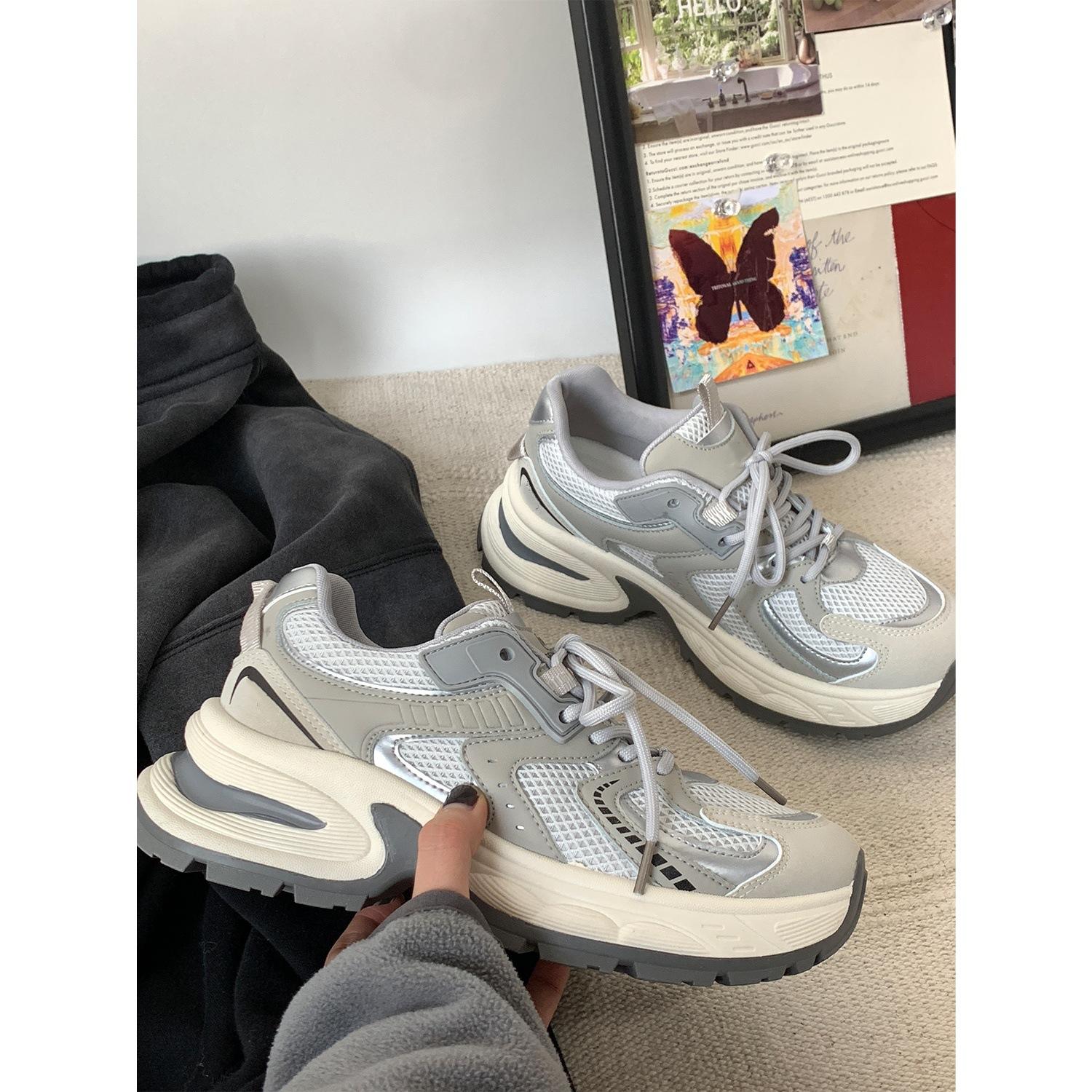 

Универсальные женские весенне-осенние туфли на толстой подошве для невысоких людей, увеличивающие рост, новинка жареные уличные европейские спортивные и повседневные туфли 40 серебряный серый