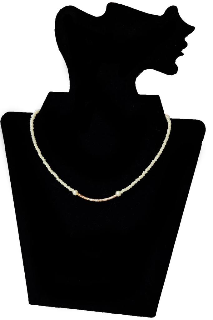 Delicate Beaded Choker – Handmade Fashion Accessory