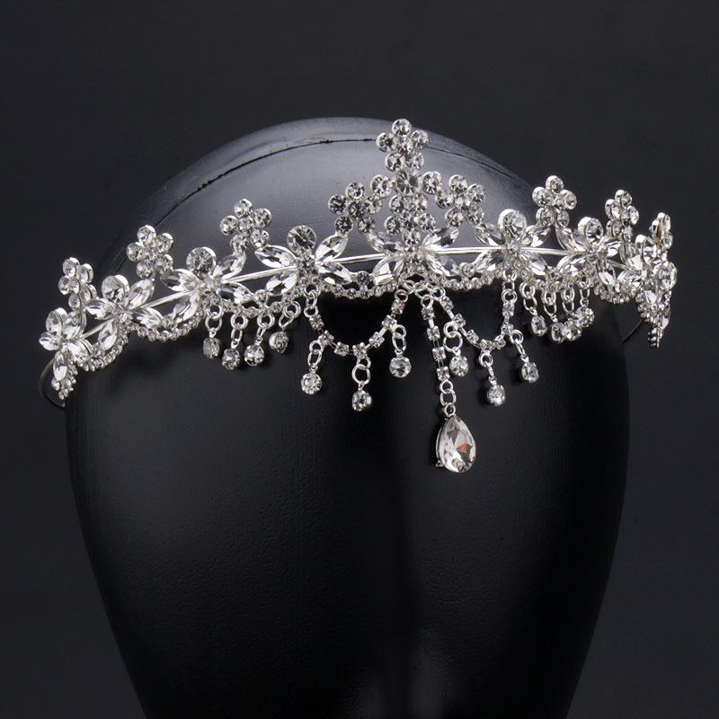 Rhinestone Crown Tassel Chain Forehead Ornament for Photo Shoots, Travel, Hanfu, Bridal, and Wedding Decor.