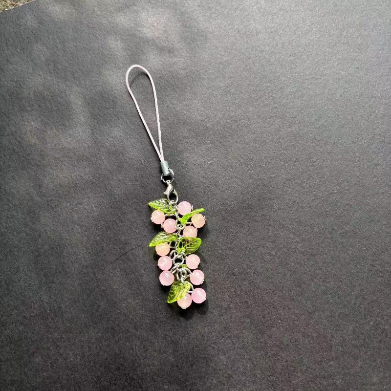 Exquisite Simulated Grape Pendant Gradient Color Grape Keychain Cute Sweet Beaded Bag Car Ornaments For Women Handbag Decor
