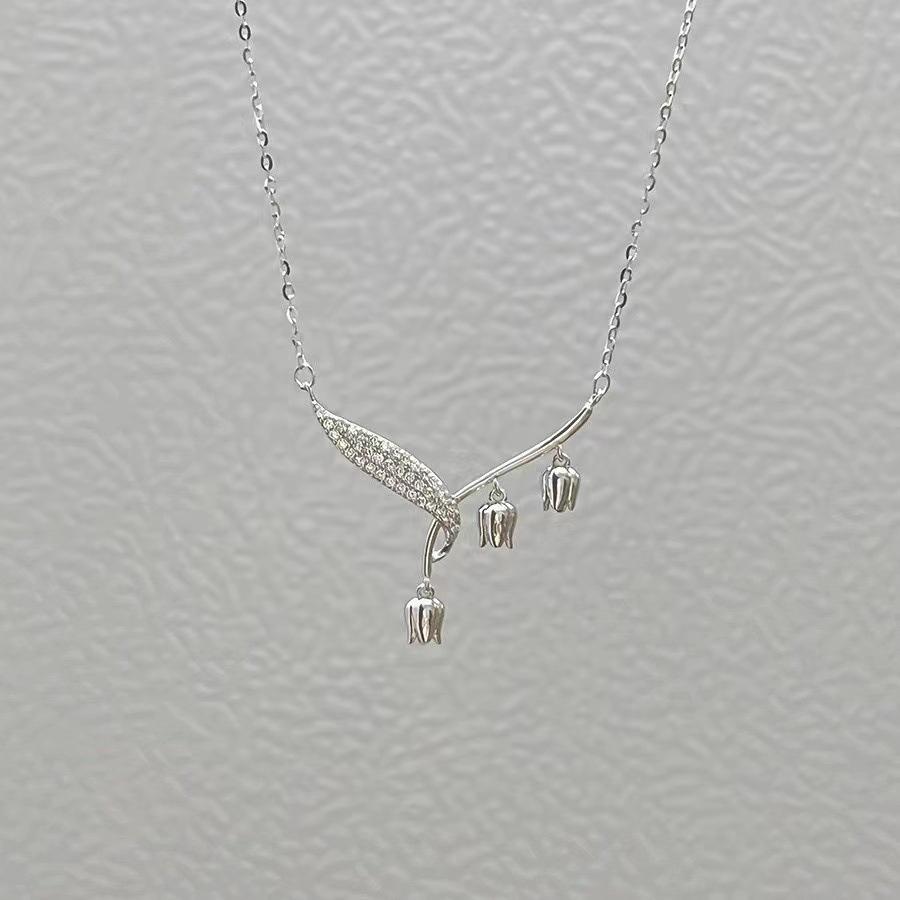 

Ожерелье «Ландыш» для женщин, легкая роскошь, натуральный и высококачественный универсальный кулон в виде цветка, изысканная цепочка на ключицу