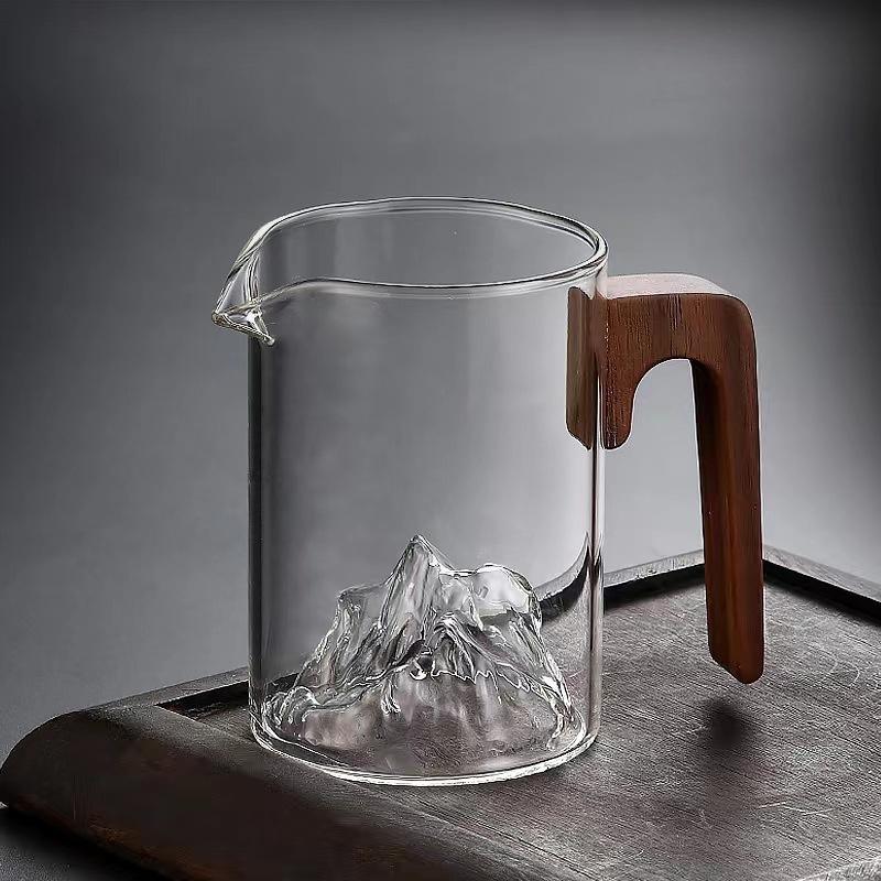 

Japanese Style 3D Mountain Bottom Glass Tea Fair Cup With Wooden Handle Tea Pitcher Kung Fu Puer Teacup Teaware 240ML