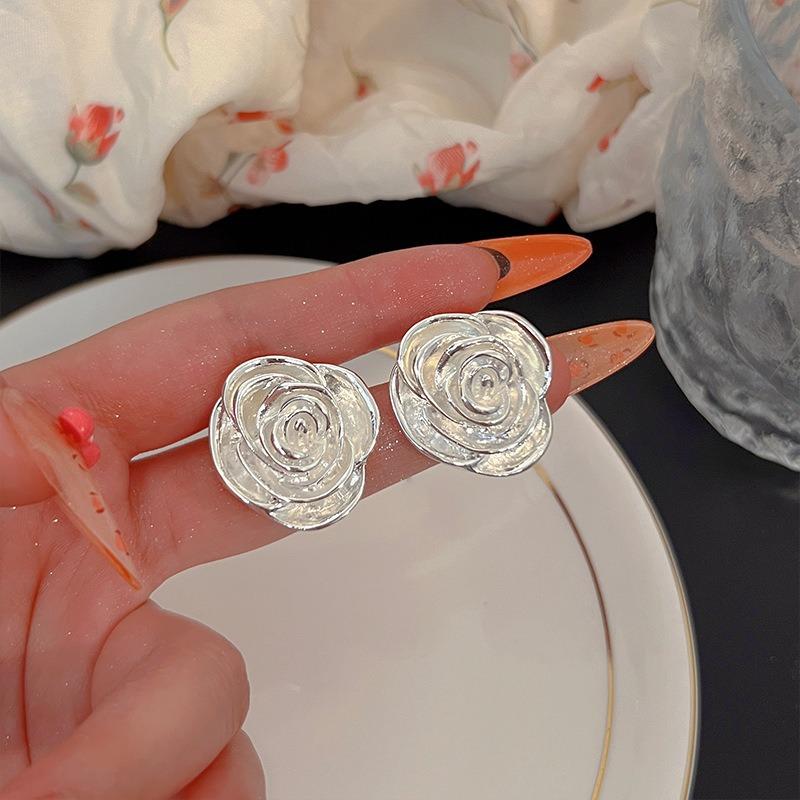Gold Ring Earrings Women's Ear Buckles Light Luxury High-end Earrings Autumn and Winter Ring Earrings