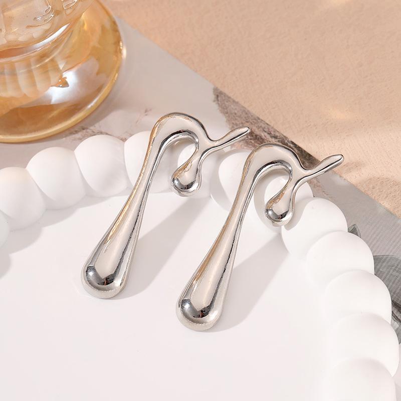 Exaggerated personality double-layer five-petaled flower earrings, simple retro striped leaf fringed earrings