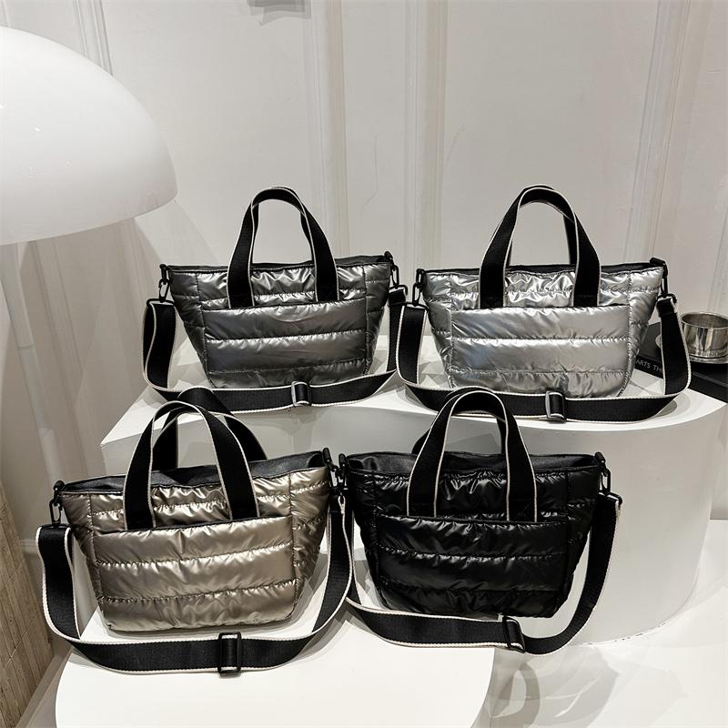 2026 Winter Luxury Quilted Tote Bag Women Fashi Down Puffer Shoulder Bag Large Capacity Crossbody Messenger Purse Nyl Gift