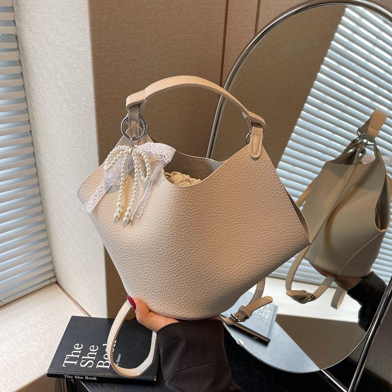 Premium Sense Hand Bag Women's New Fashion Casual Messenger Shoulder Bag Large Capacity Commuter Bucket Bag