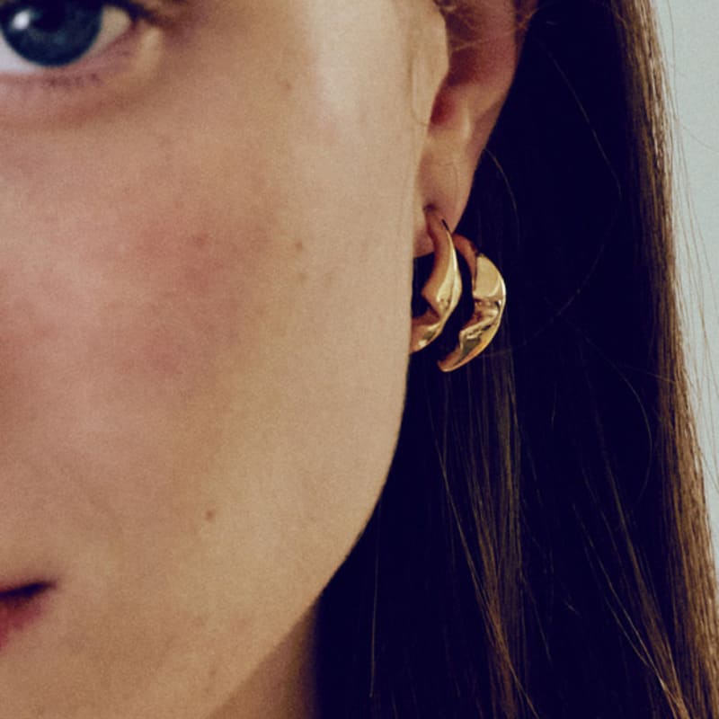 YUSOWA DUNE COILING EARRING (GOLD)