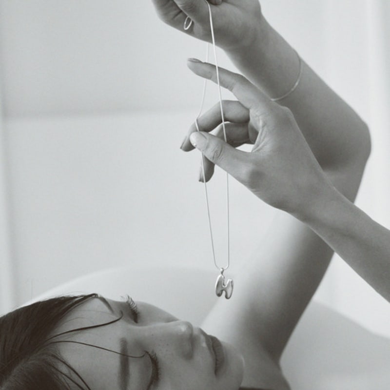 

YEONSEUNG Alphabet necklace L (62cm) - H (10,000 won)