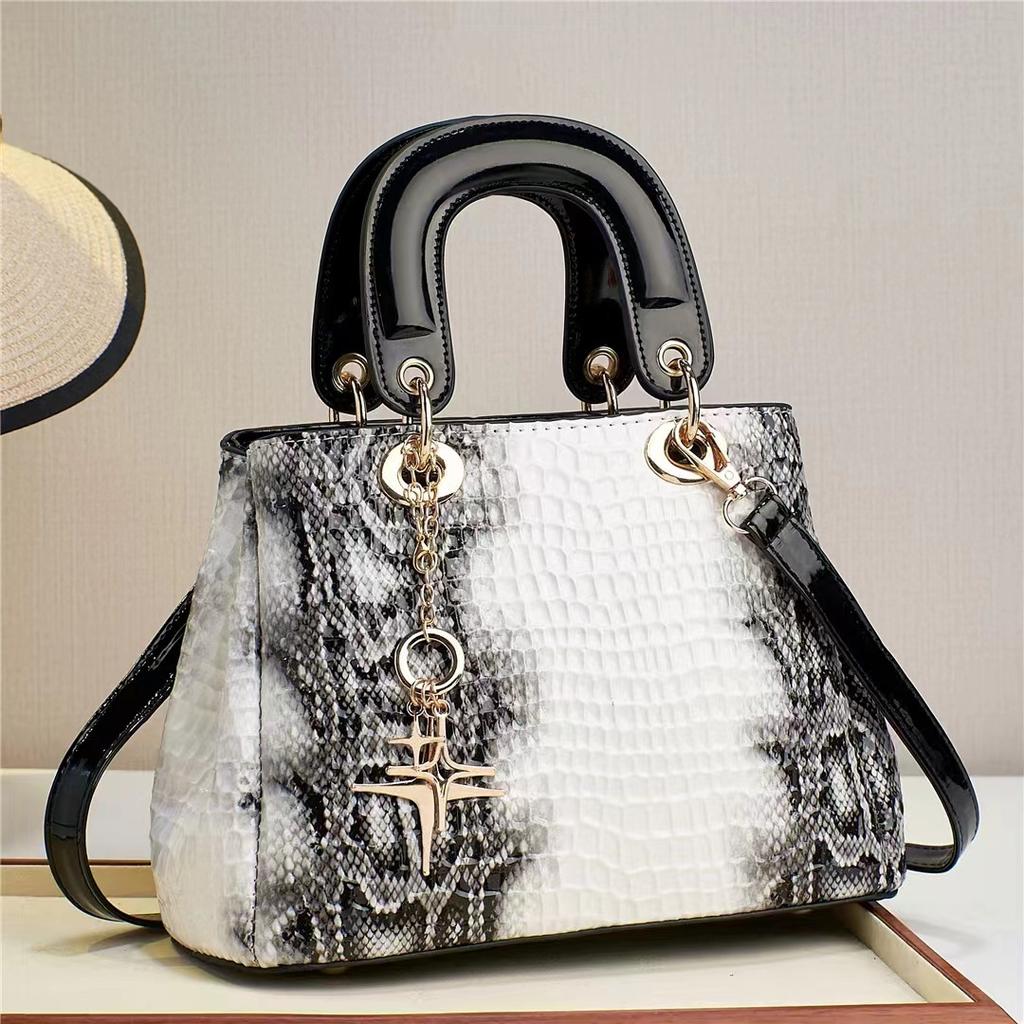 The New Spring and Summer Fashion Niche Ladies Crocodile Single Shoulder Crossbody Bag All Matching Handbag