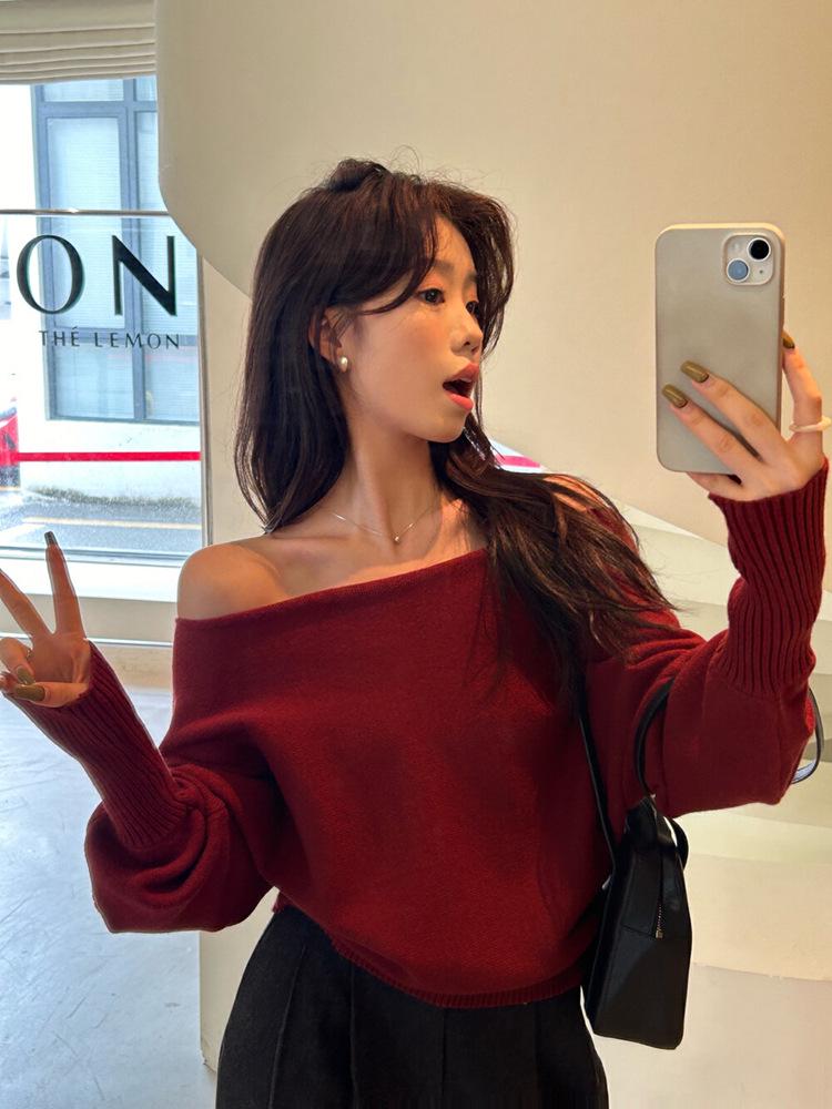 Khaki Off-Shoulder Knitted Sweater: Women's Early Autumn Versatile Style