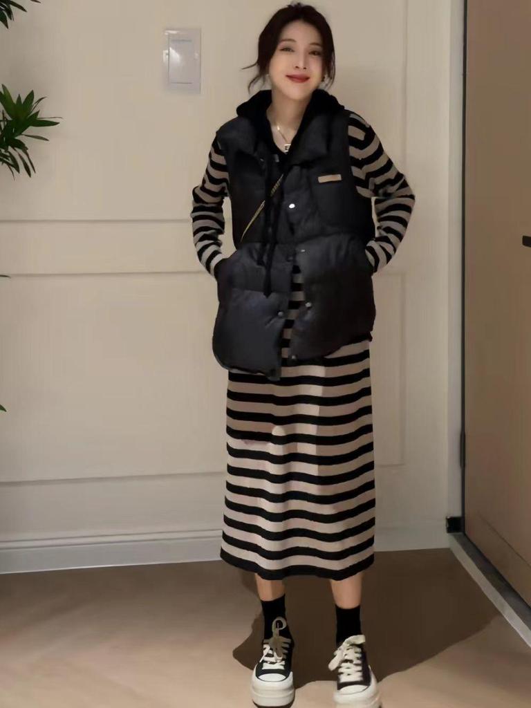 Women's French Retro Striped Wool Knit Hooded Dress - Casual, Loose, Autumn/Winter Fashion