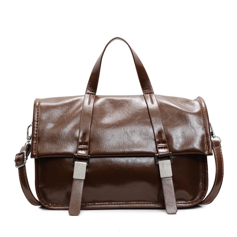 New high-end large-capacity oil wax leather portable messenger bag women's commuting versatile shoulder messenger bag