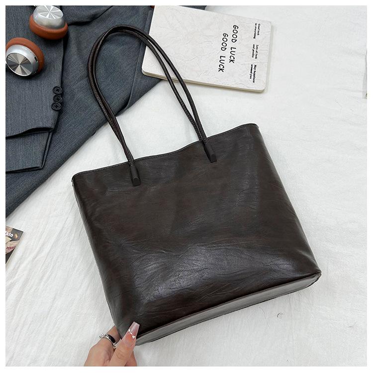 

Корейская ретро сумка-тоут большого размера для поездок на работу женская 2025 новая простая и модная универсальная сумка-тоут большой вместимости на плечо тренд