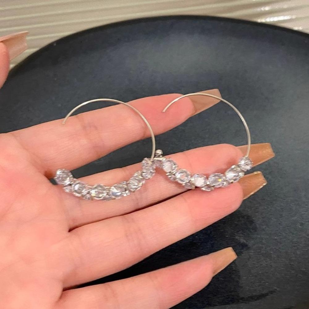 Trendy Exquisite Silver Color Shining Brightly Zircon Geometric Circle C-shaped Hoop Earrings for Women Korea Designer Jewelry